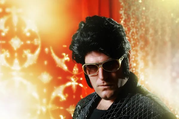 Elvis Presley impersonator — Stock Photo, Image